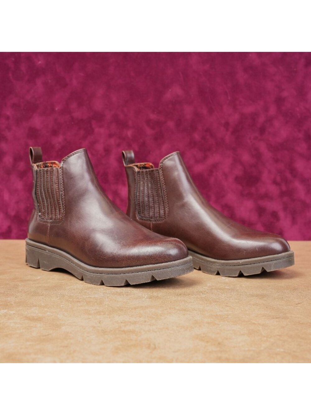 BOC Women Erin Comfort Vegan Brown Leather Chelsea Boots size 6